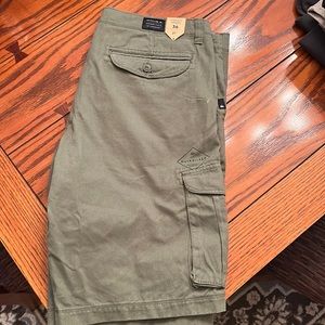 NWT Men’s Quiksilver cargo shorts